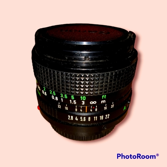 Canon AE-1 28mm wide angle FD lens mint condition